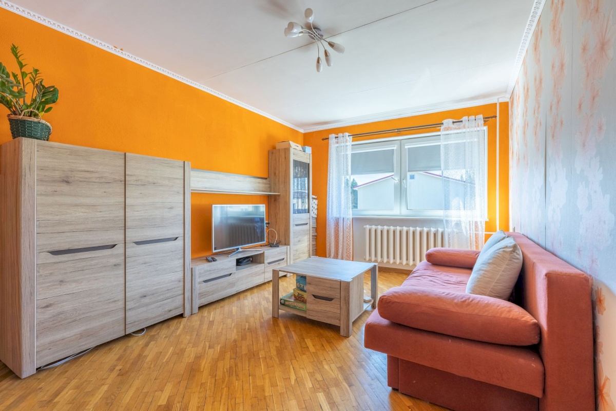 Vinni vald, Pajusti alevik, Linnu 2/1