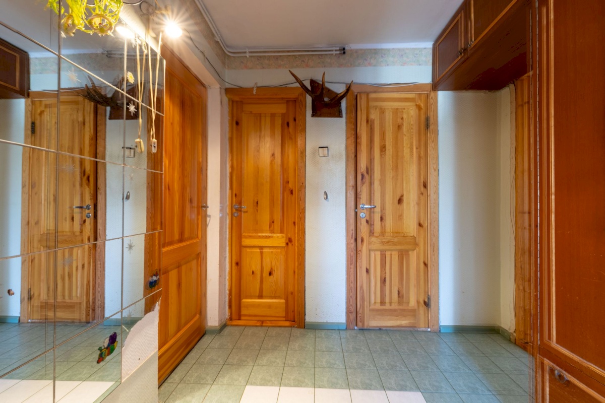 Vinni vald, Pajusti alevik, Linnu 2/1