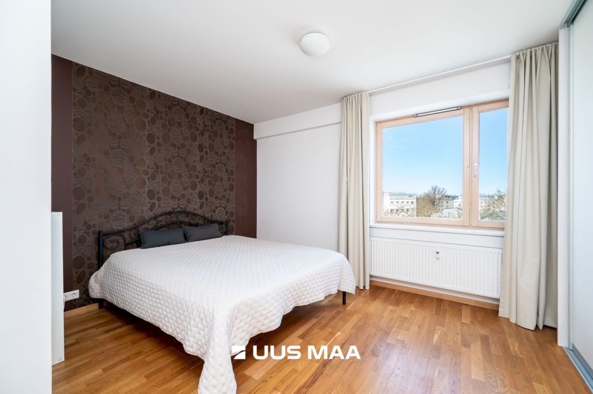 Tallinn, Kesklinna linnaosa, Kadriorg, Kollane 4