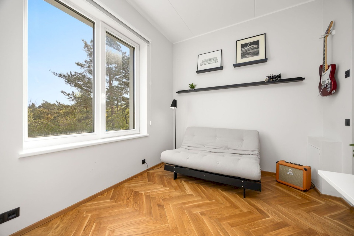 Tallinn, Nõmme linnaosa, Pääsküla, Vabaduse pst 150