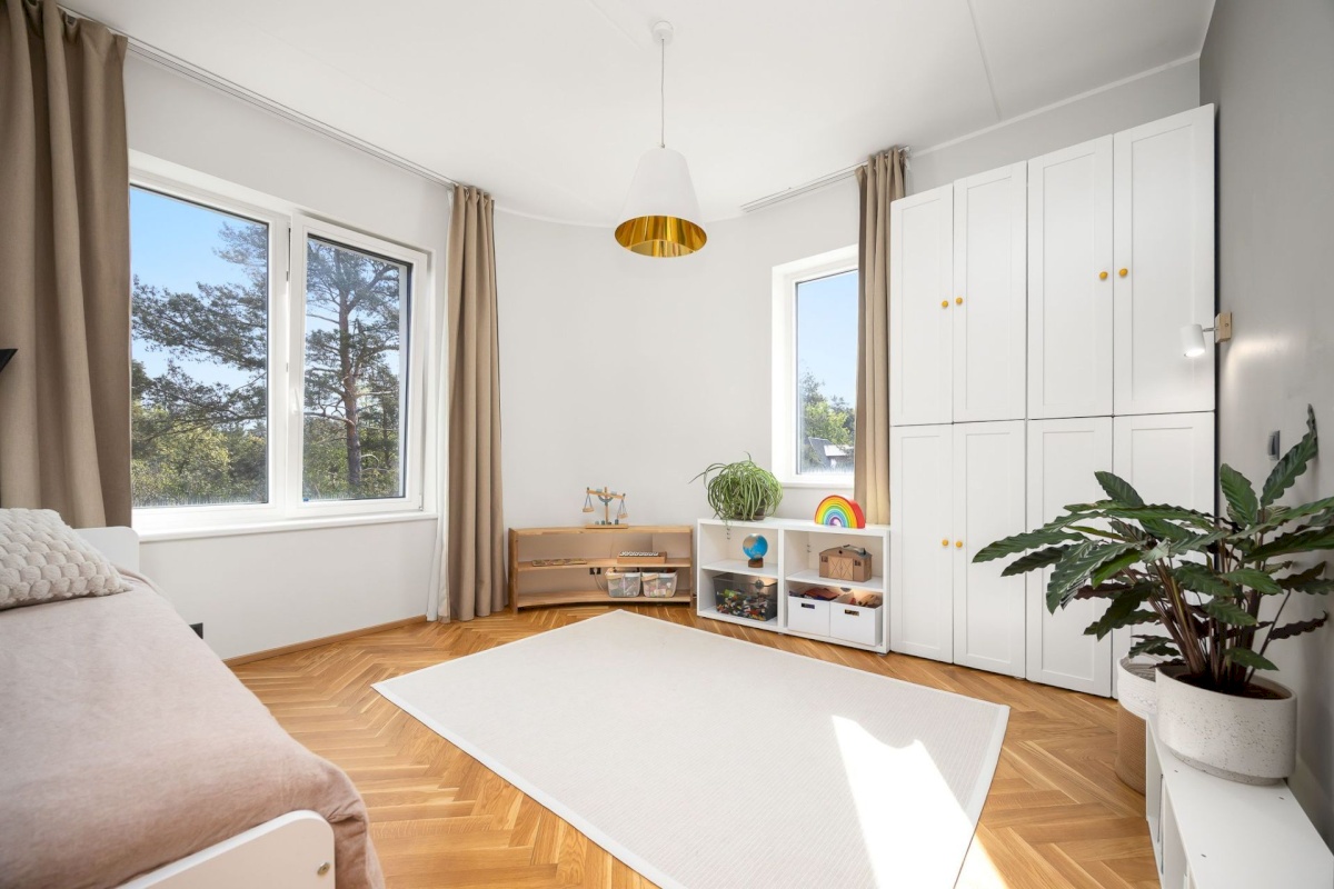 Tallinn, Nõmme linnaosa, Pääsküla, Vabaduse pst 150