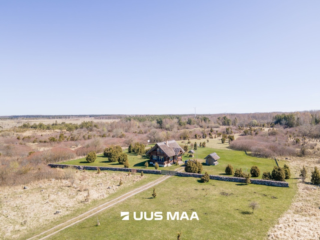 Saaremaa vald, Lõu küla, Teeääre