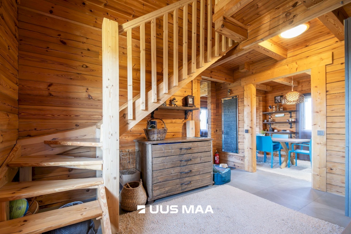 Saaremaa vald, Lõu küla, Teeääre