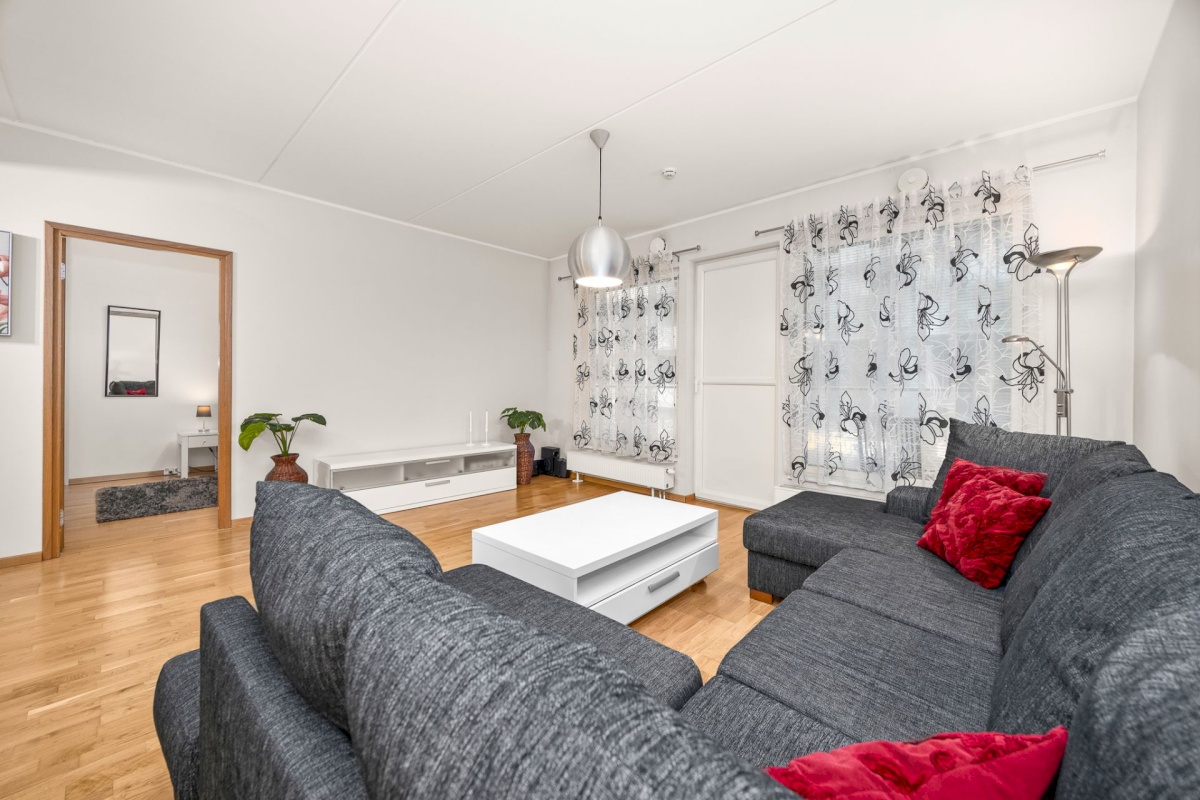 Tallinn, Kristiine linnaosa, Hobujaama 10