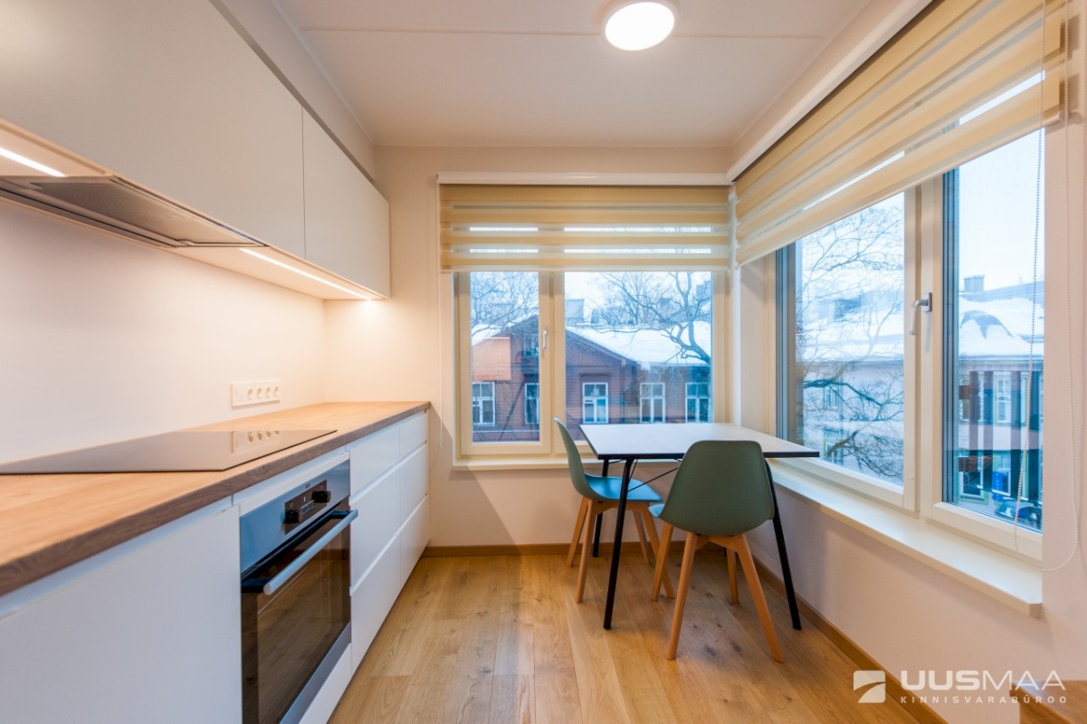 Tallinn, Kesklinna linnaosa, Torupilli, C. R. Jakobsoni 7