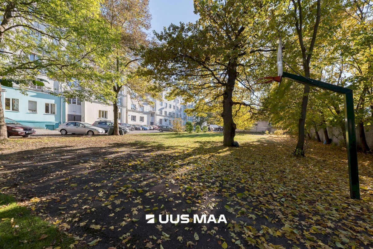 Tallinn, Kesklinna linnaosa, Pärnu mnt 82