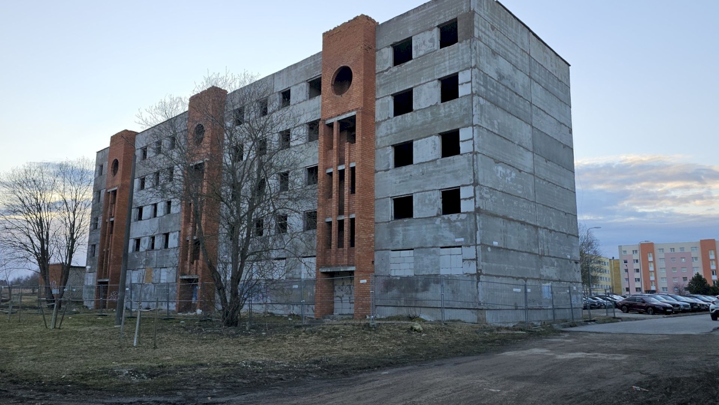 Kohtla-Järve linn, Ahtme linnaosa, Aru 1