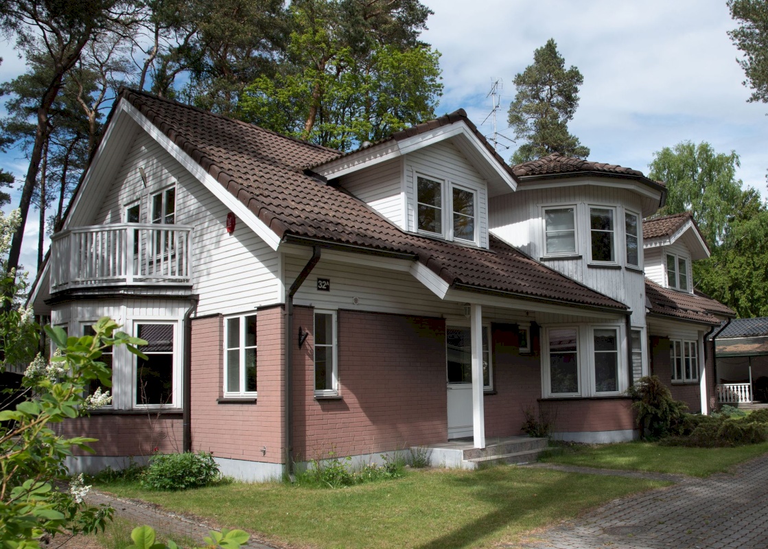 Tallinn, Nõmme linnaosa, Kivimäe, Lauliku 32a
