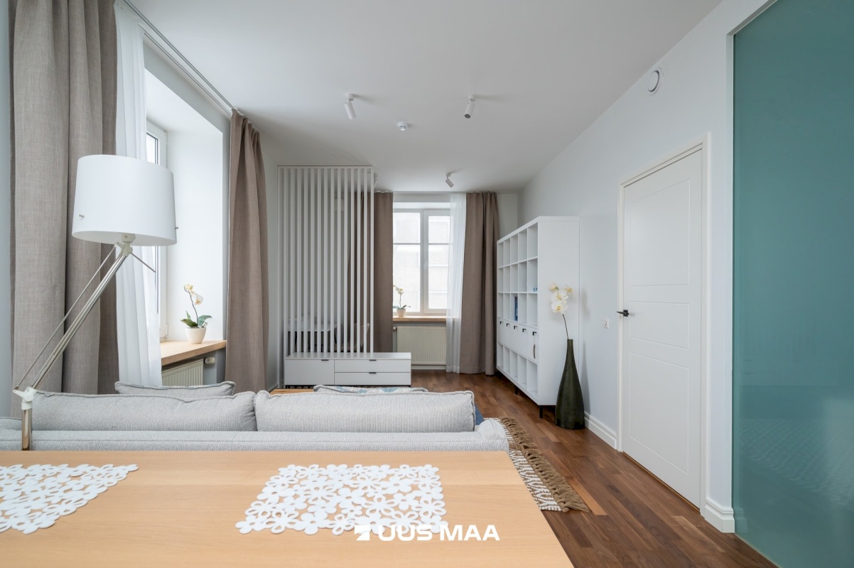 Tallinn, Kesklinna linnaosa, Uus Maailm, Pärnu mnt 62a