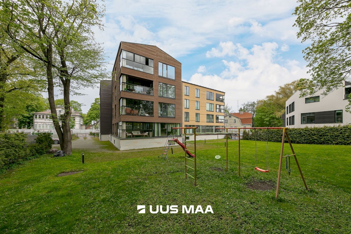 Tallinn, Kesklinna linnaosa, Kadriorg, Poska tn 12