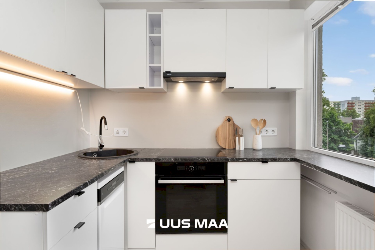 Tallinn, Mustamäe linnaosa, Mustamäe, Mustamäe tee 100