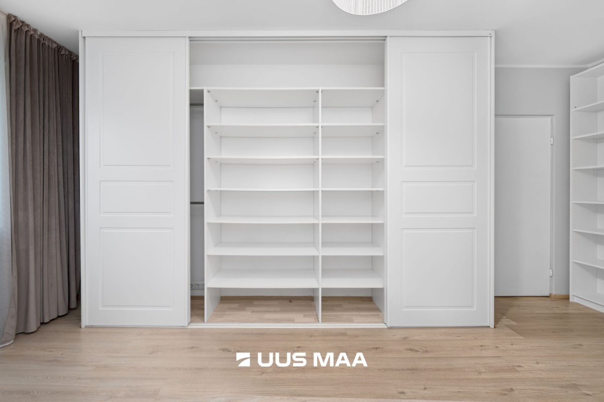 Tallinn, Mustamäe linnaosa, Mustamäe, Mustamäe tee 100