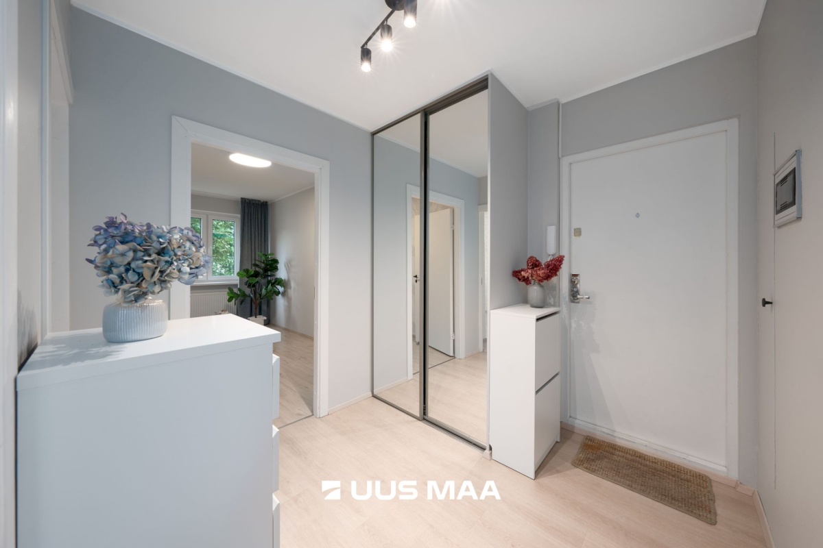 Tallinn, Mustamäe linnaosa, Mustamäe, Mustamäe tee 100