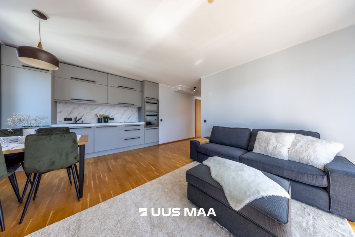 Tallinn, Kesklinna linnaosa, Kadriorg, Kollane tn 8/10