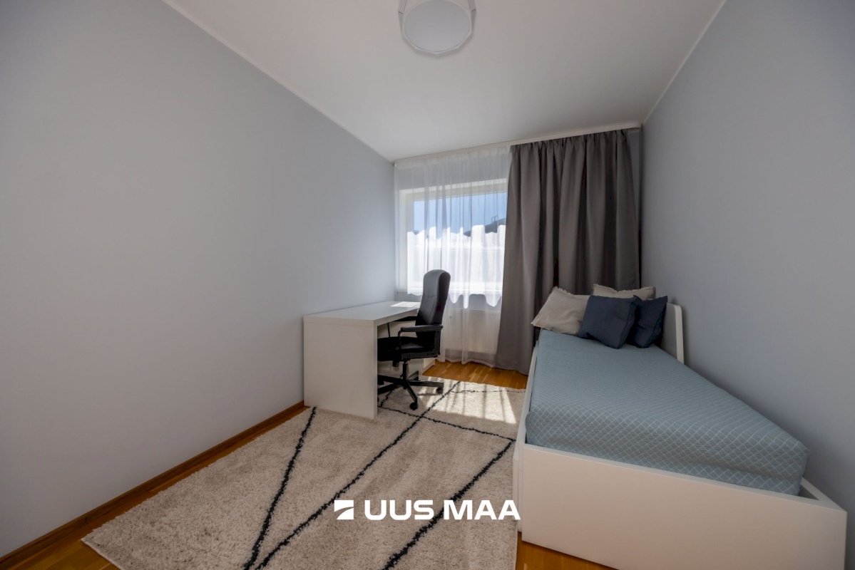 Tallinn, Kesklinna linnaosa, Kadriorg, Kollane tn 8/10