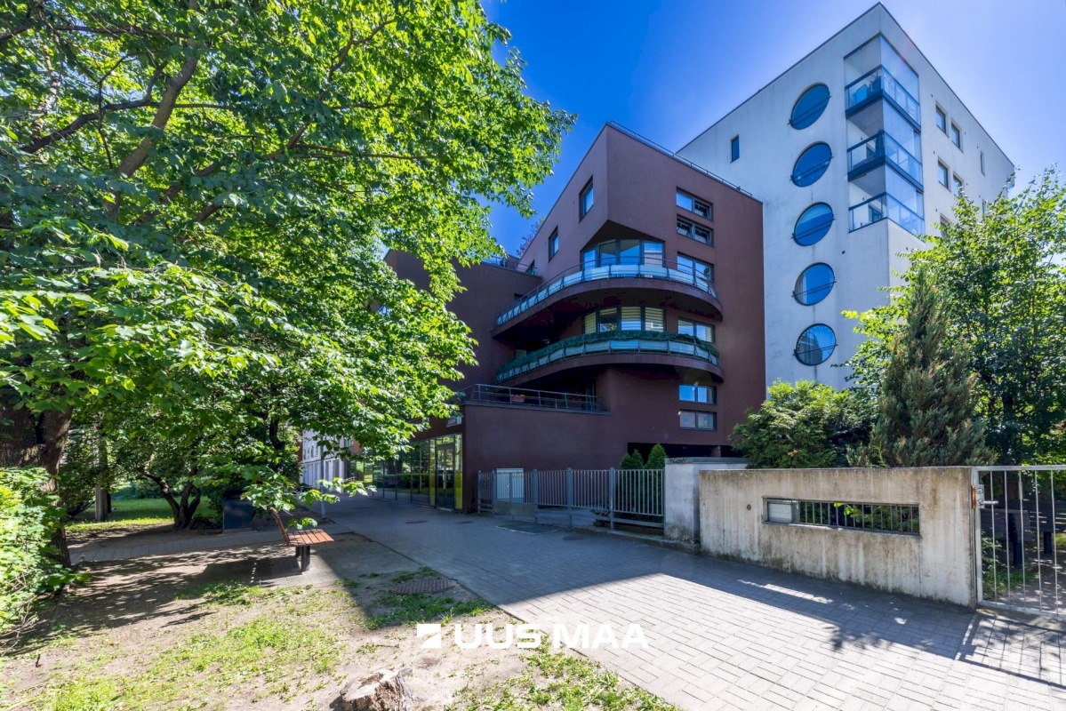 Tallinn, Kesklinna linnaosa, Kadriorg, Kollane tn 8/10