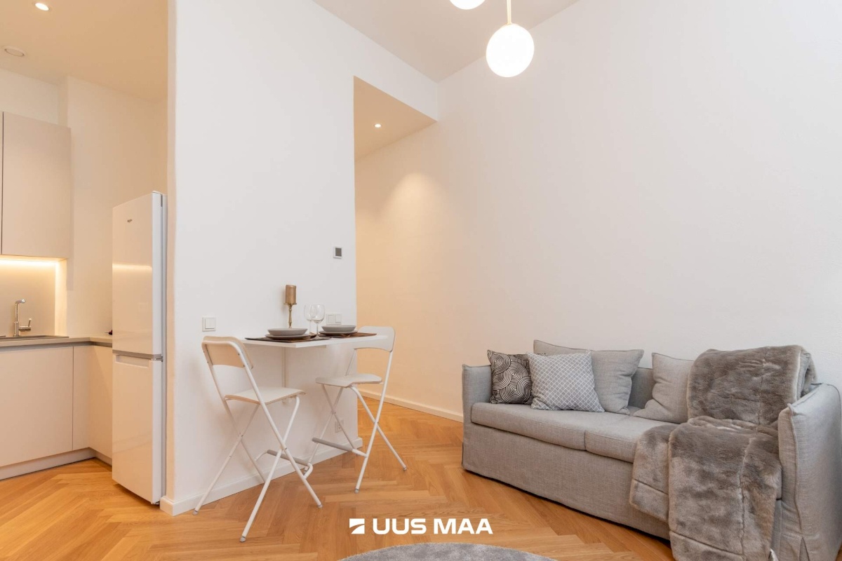 Tallinn, Kesklinna linnaosa, Vanalinn, Suur-Karja tn 12