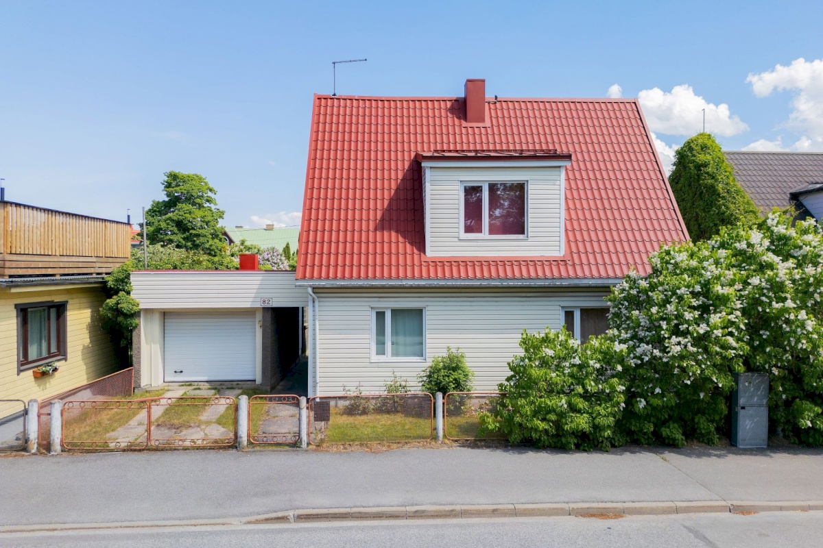 Pärnu linn, Pärnu linn, Rannarajoon, Karusselli tn 82