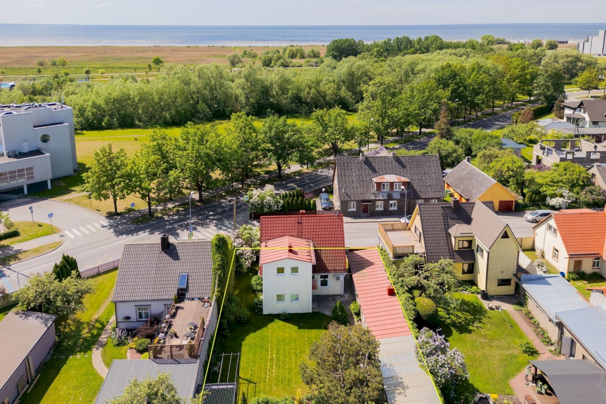 Pärnu linn, Pärnu linn, Rannarajoon, Karusselli tn 82