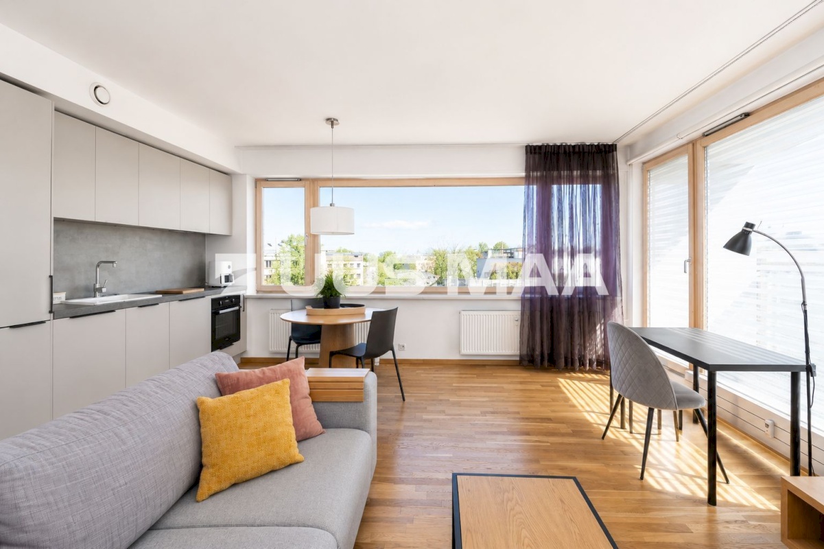 Tallinn, Kesklinna linnaosa, Kadriorg, Kollane 4