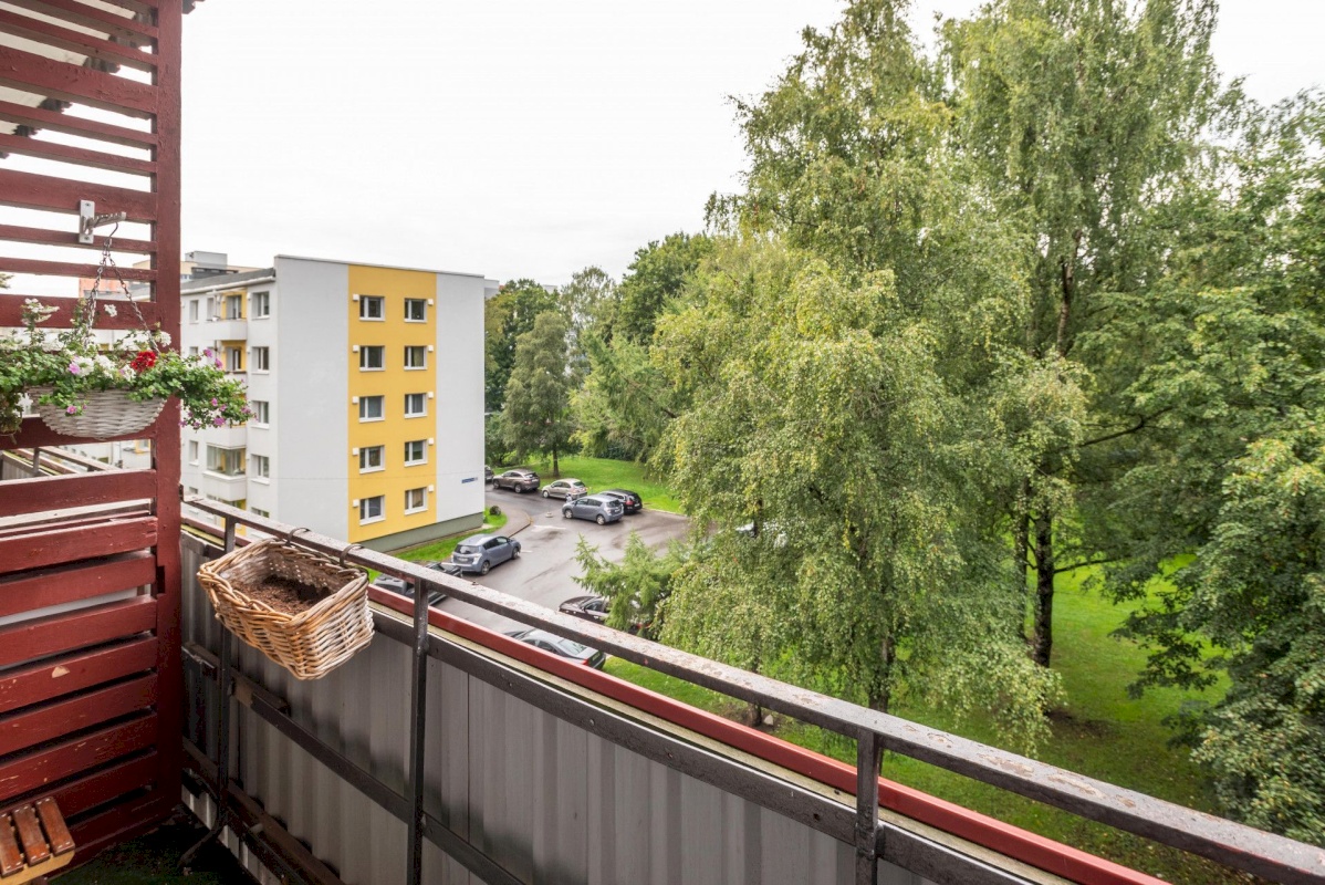 Tallinn, Mustamäe linnaosa, Mustamäe tee 102