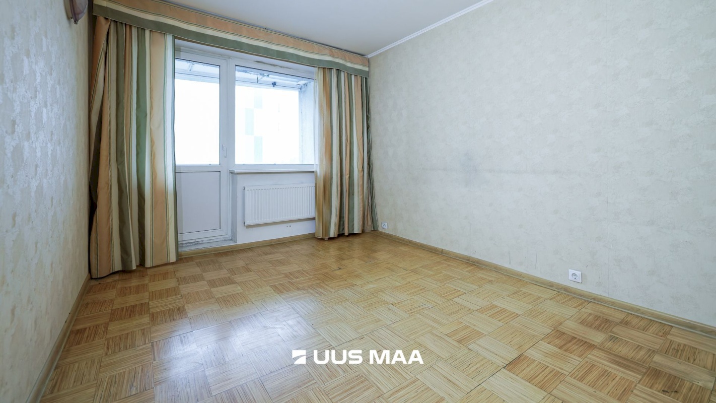 Tallinn, Haabersti linnaosa, Väike-Õismäe, Õismäe tee 30