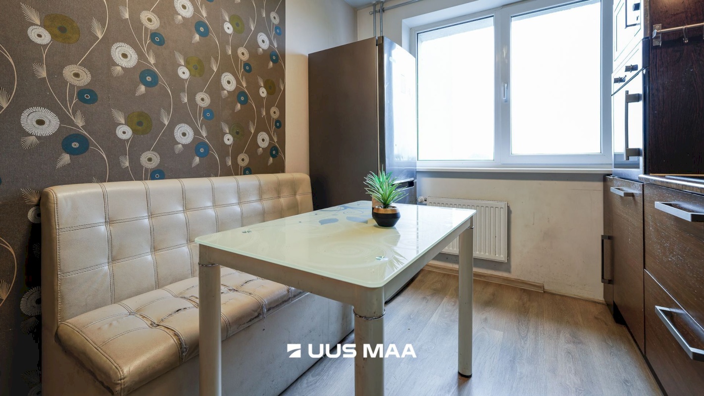 Tallinn, Haabersti linnaosa, Väike-Õismäe, Õismäe tee 30