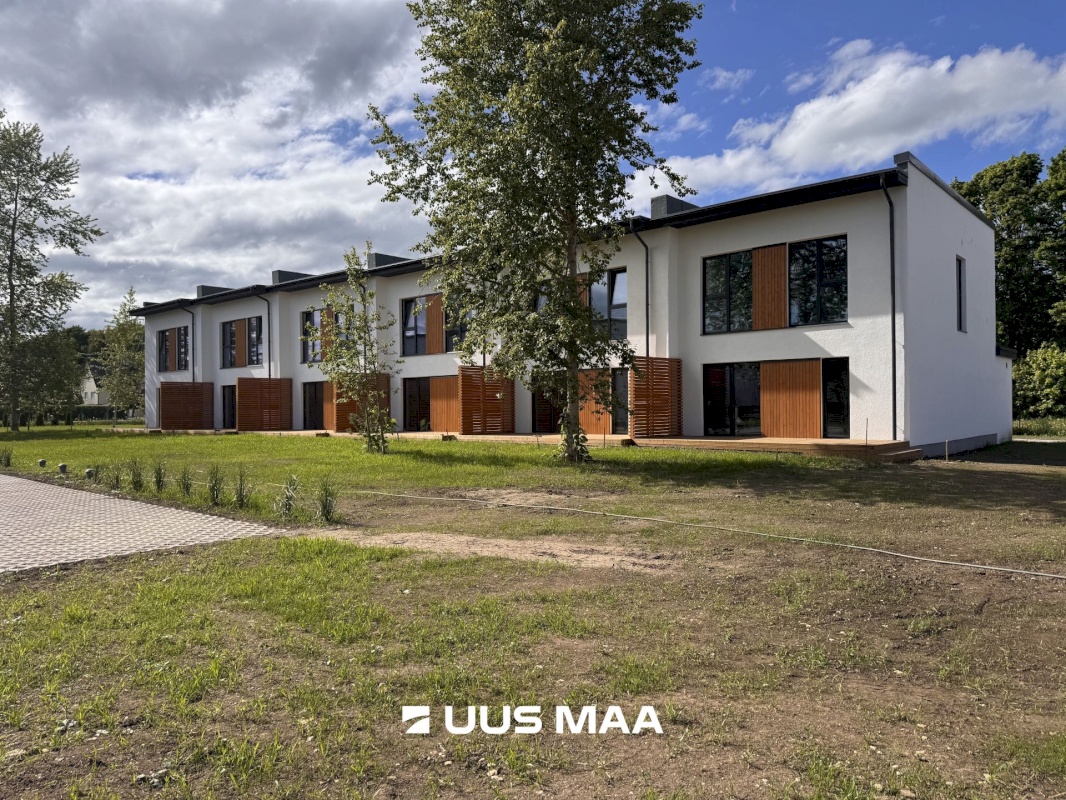 Rakvere linn, Mõisavälja 3-5