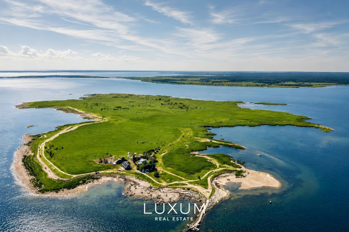 Muhu vald, Võiküla, Majaka