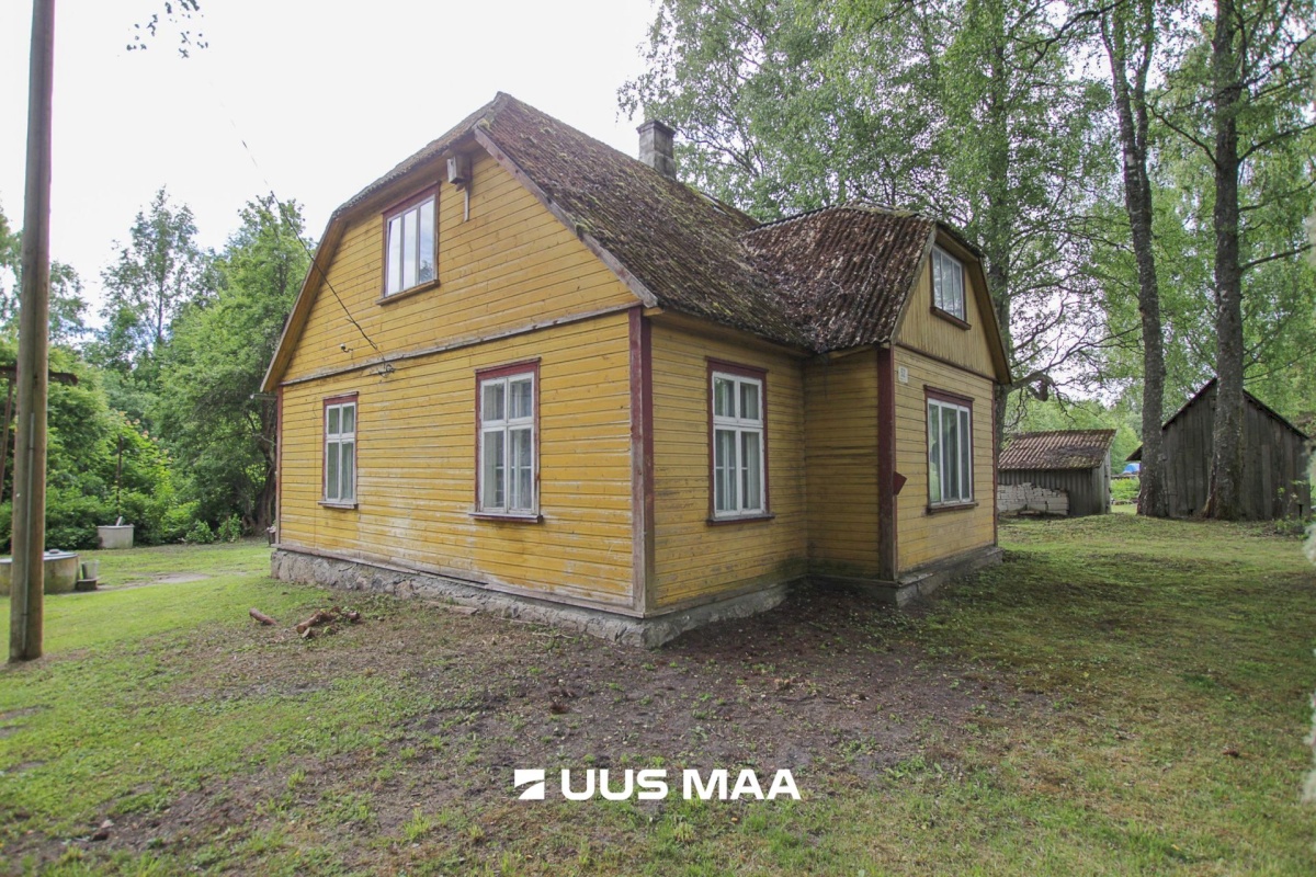 Pärnu linn, Tõstamaa alevik, Varbla mnt 52