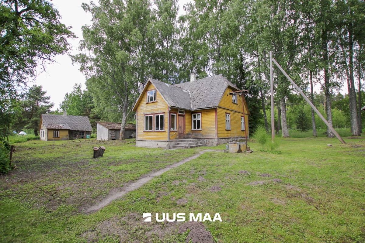 Pärnu linn, Tõstamaa alevik, Varbla mnt 52