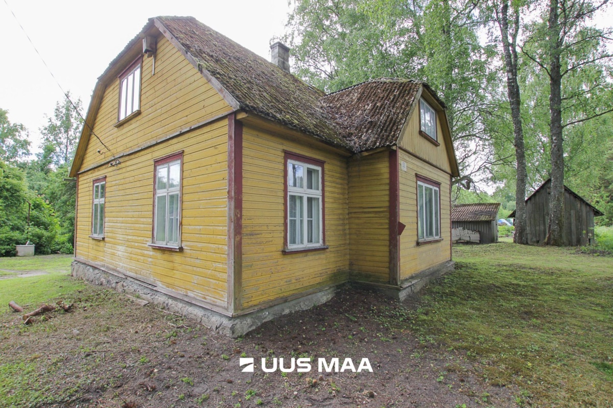 Pärnu linn, Tõstamaa alevik, Varbla mnt 52