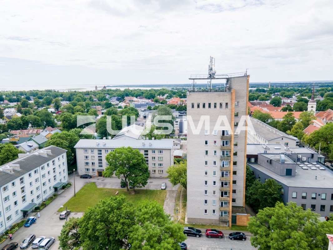 Saaremaa vald, Kuressaare linn, Tallinna 18