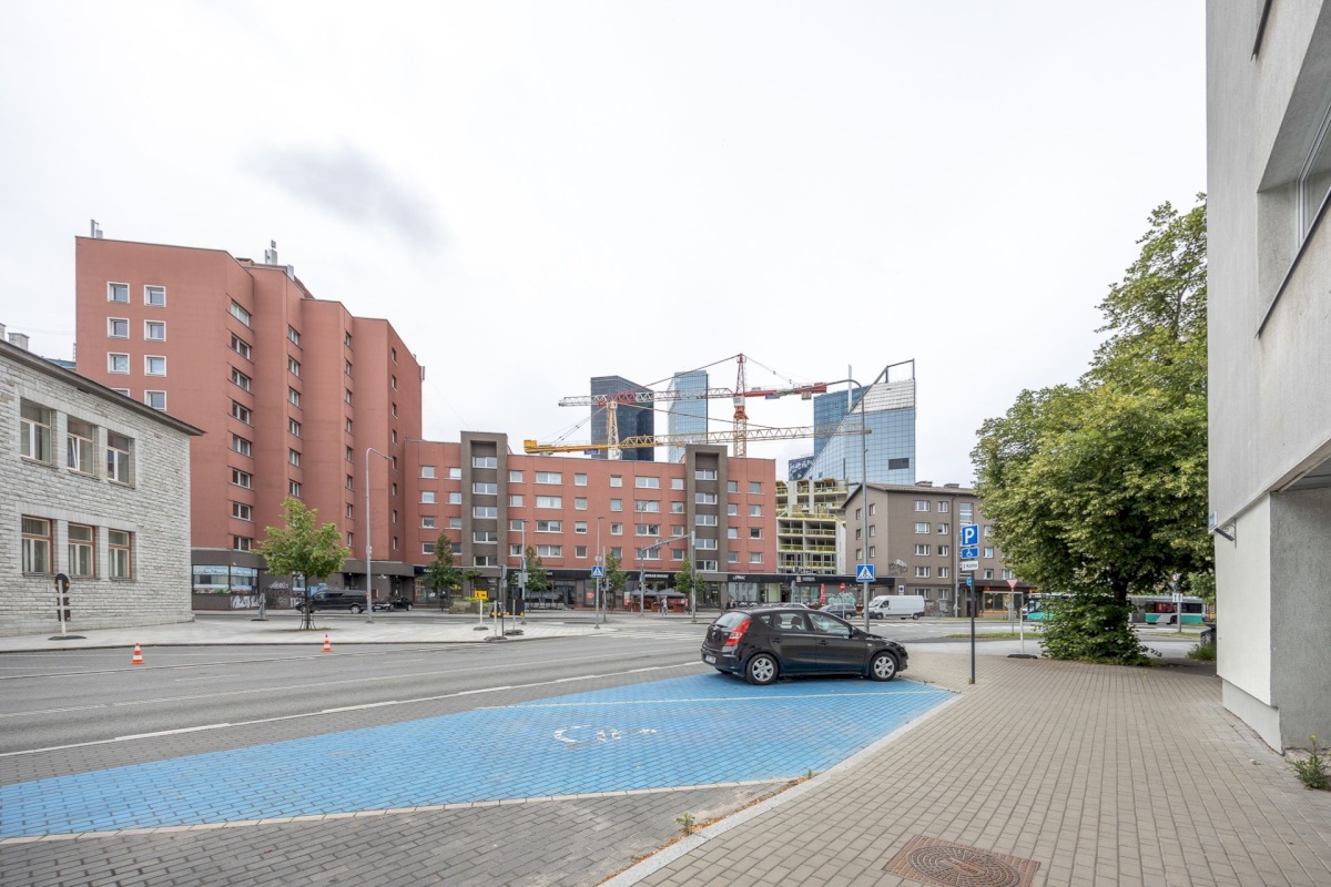 Tallinn, Kesklinna linnaosa, Kompassi, Raua tn 1