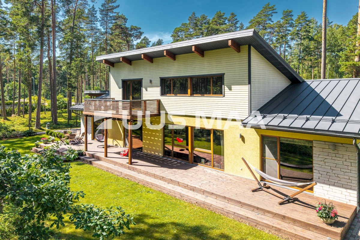 Haapsalu linn, Haapsalu linn, Lõokese 11