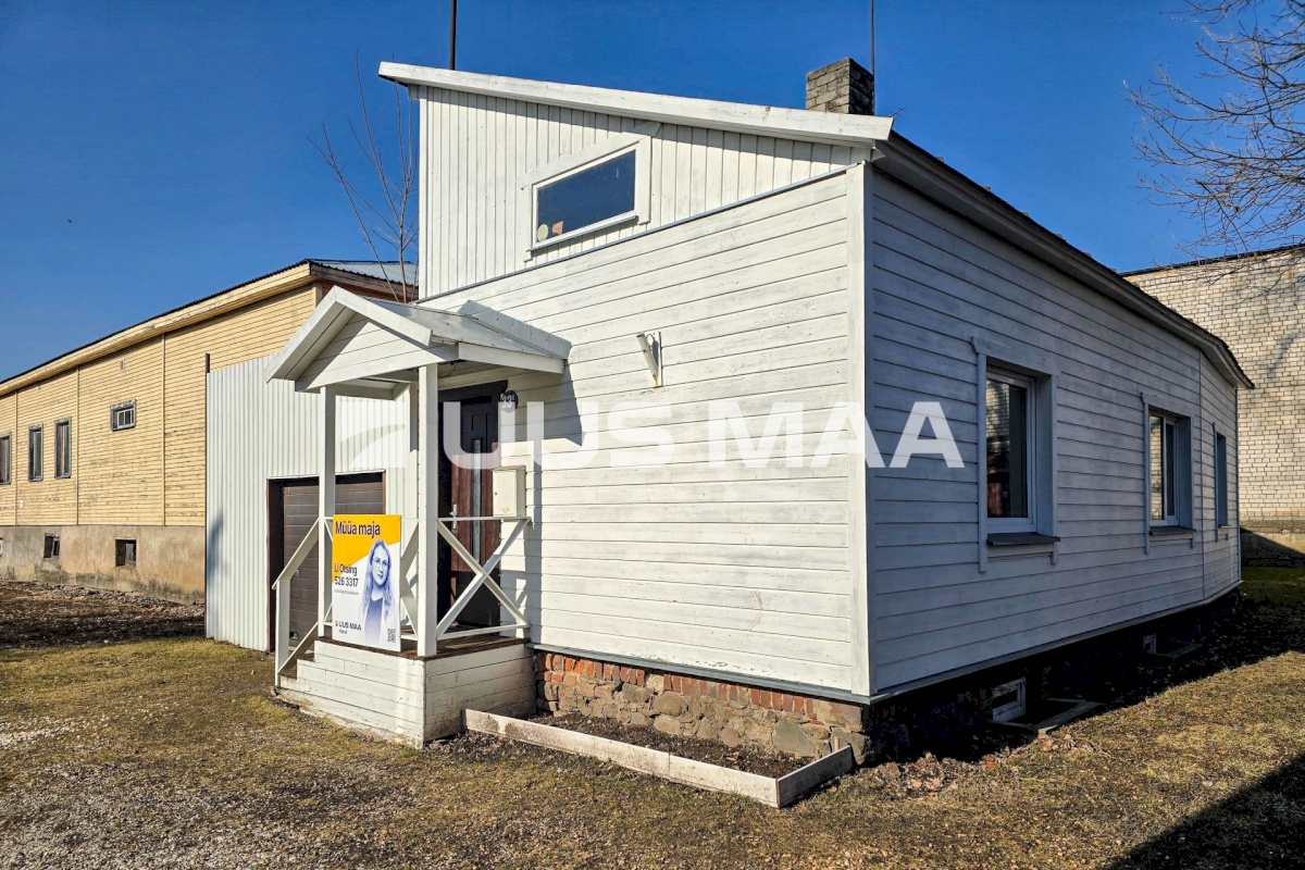 Viljandi linn, Kesklinn, C. R. Jakobsoni tn 33b