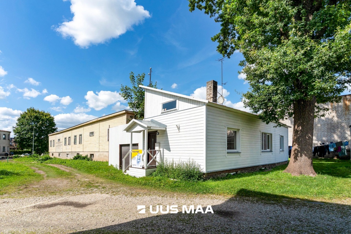 Viljandi linn, Kesklinn, C. R. Jakobsoni tn 33b
