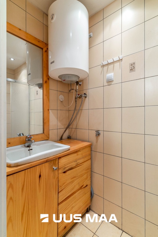 Viljandi linn, Kesklinn, C. R. Jakobsoni tn 33b