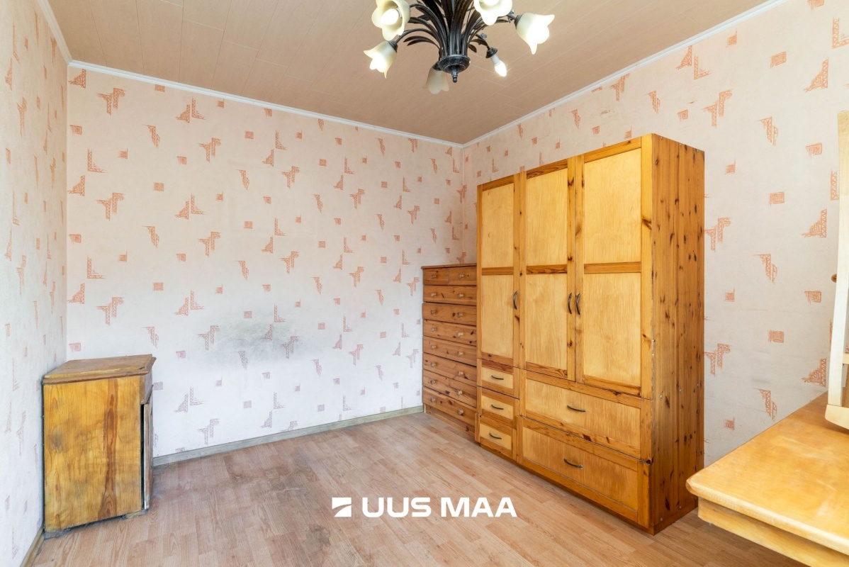 Viljandi linn, Kesklinn, C. R. Jakobsoni tn 33b
