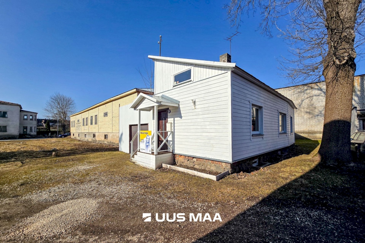 Viljandi linn, Kesklinn, C. R. Jakobsoni tn 33b