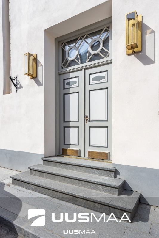 Tallinn, Kesklinna linnaosa, Suur-Kloostri tn 1
