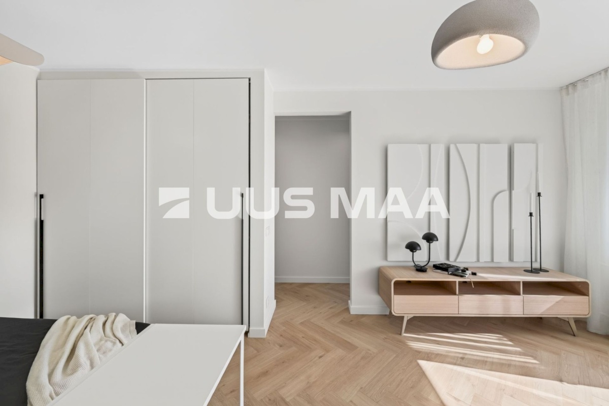 Tallinn, Mustamäe linnaosa, Ehitajate tee 15
