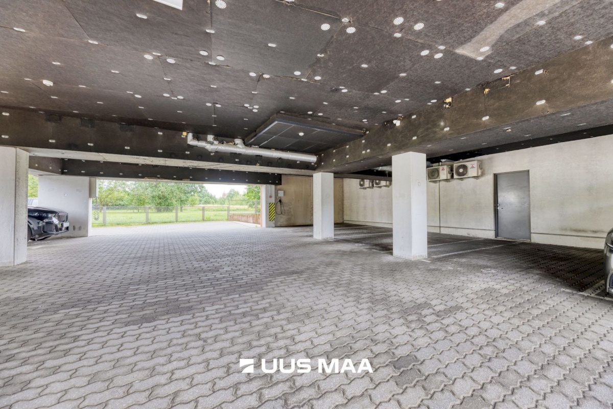 Tallinn, Kesklinna linnaosa, Kadriorg, Võidujooksu 1
