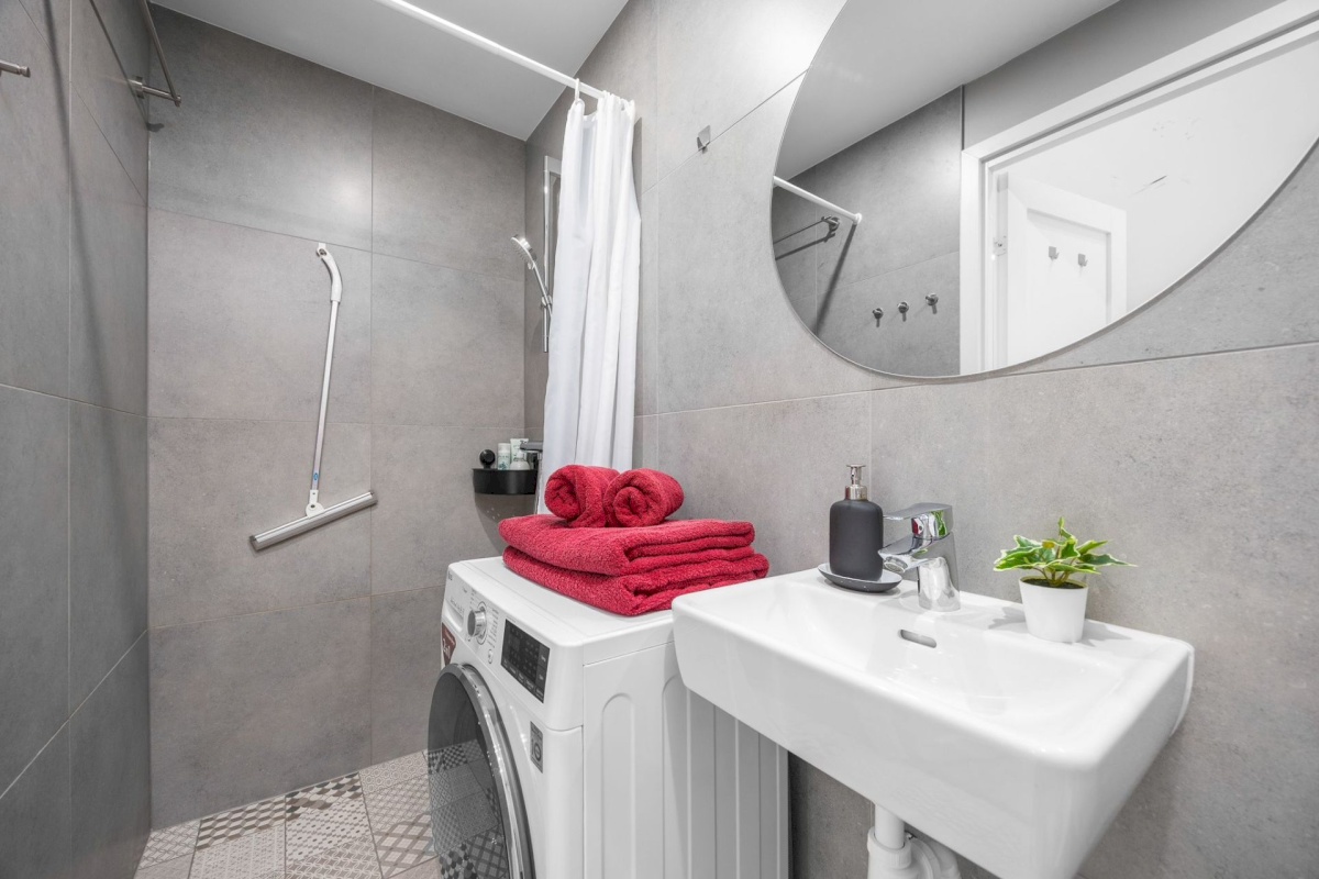 Tallinn, Kesklinna linnaosa, Uus Maailm, Luha 9