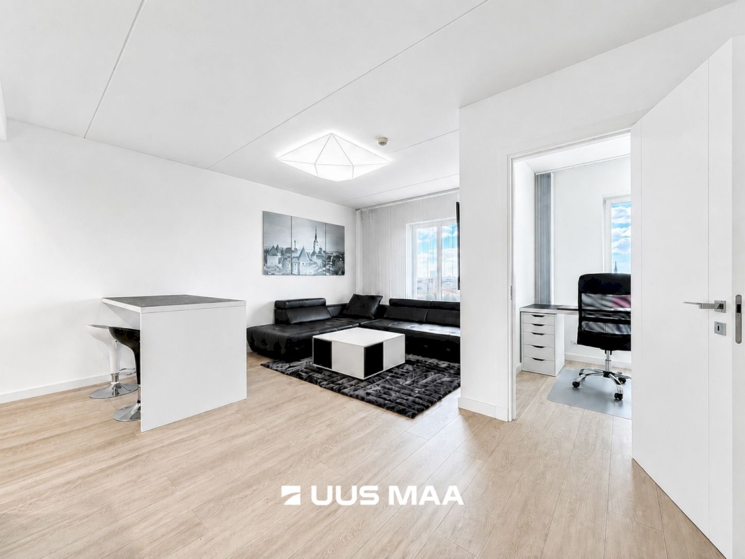 Tallinn, Kesklinna linnaosa, Maakri, Maakri tn 36