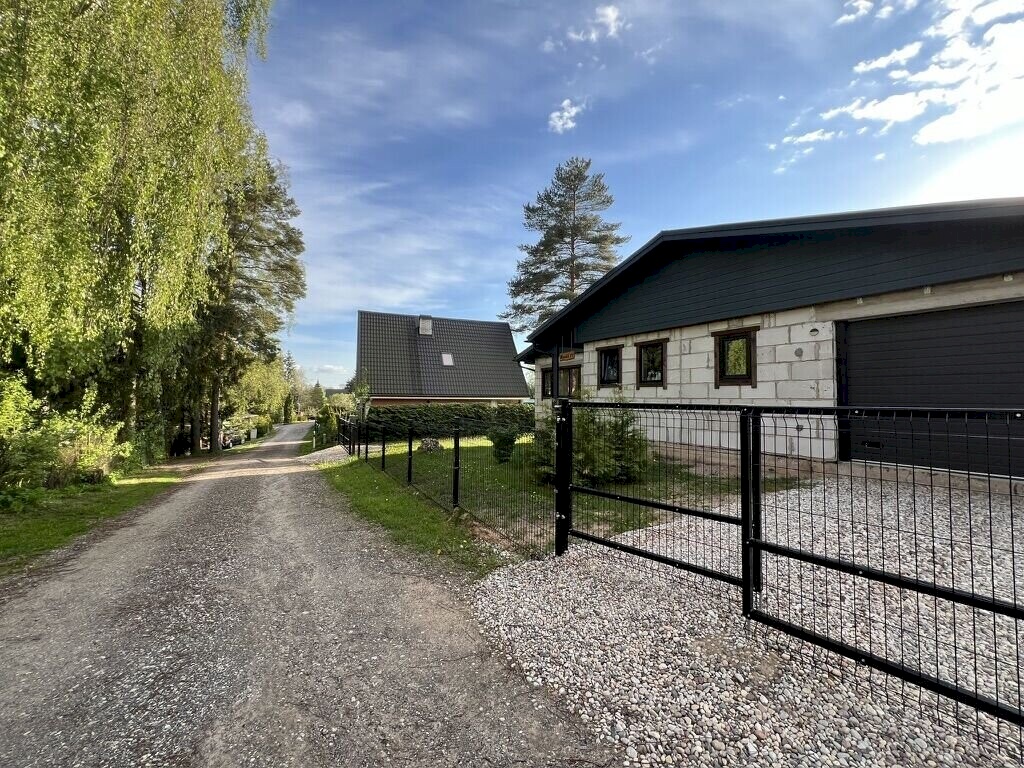 Kastre vald, Uniküla