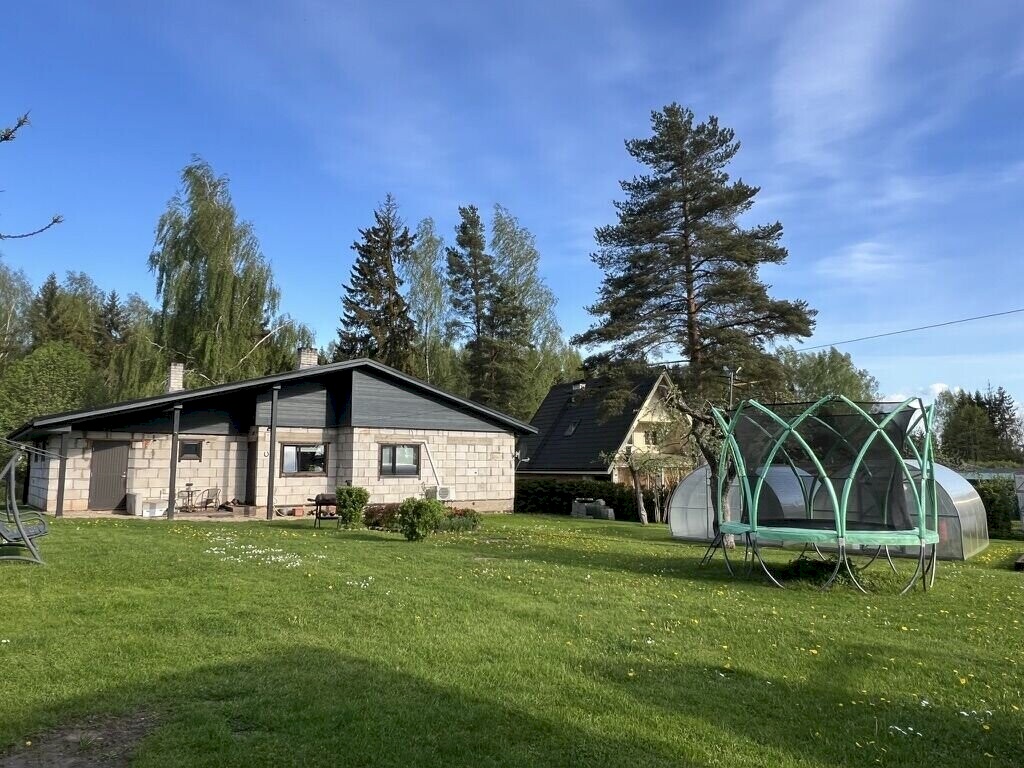Kastre vald, Uniküla