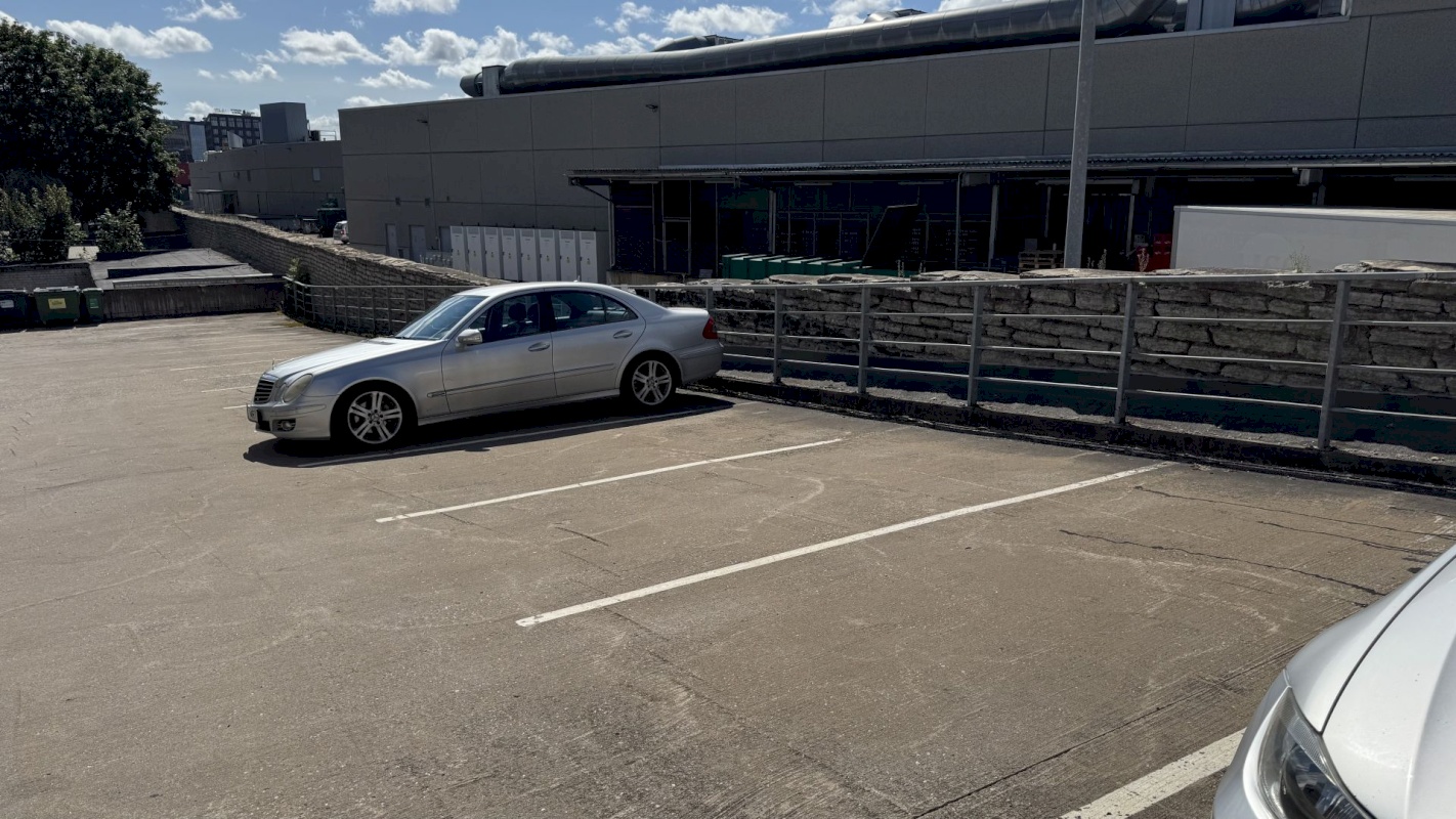 Tallinn, Lasnamäe linnaosa, Sikupilli, Katusepapi tn 6