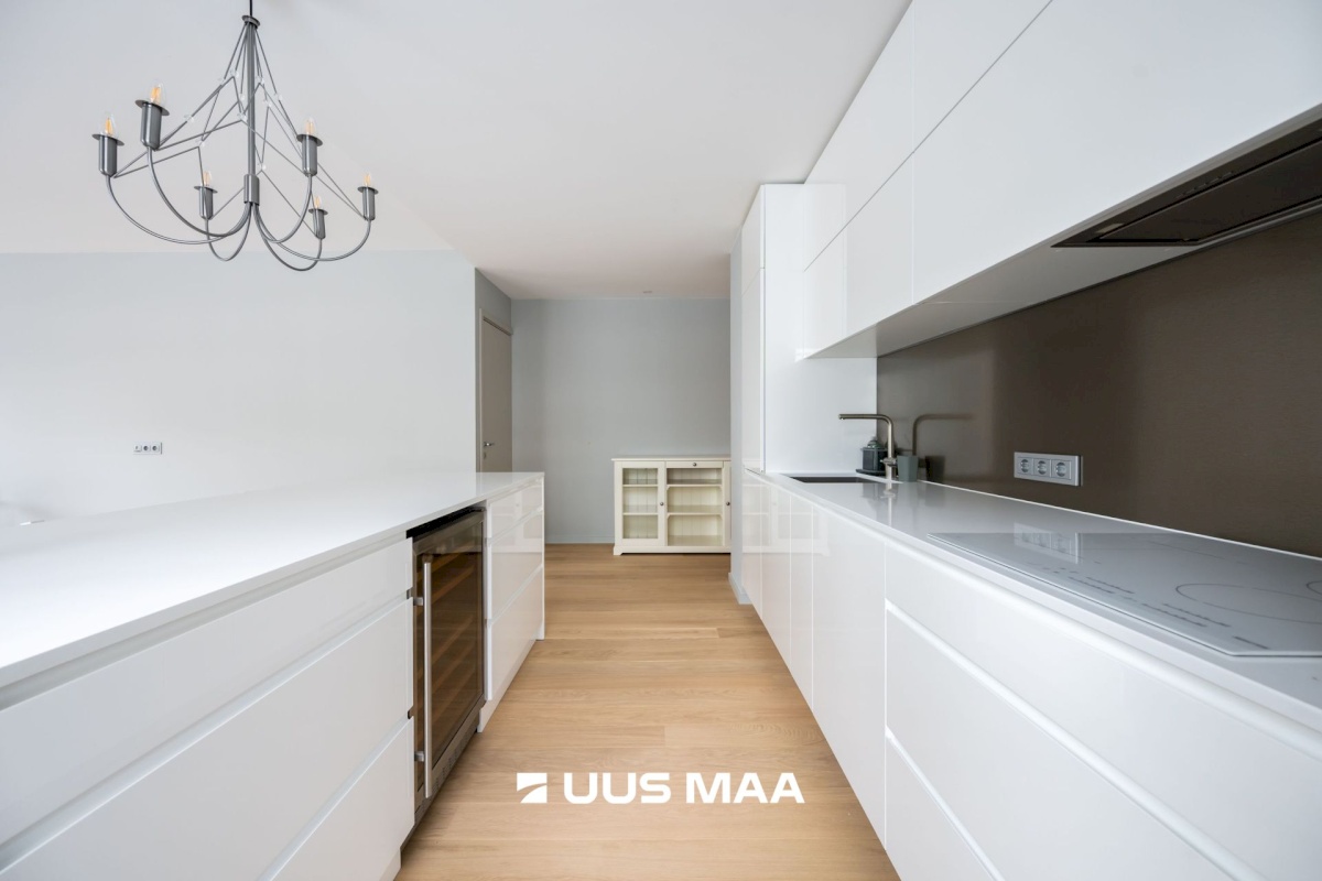 Tallinn, Kesklinna linnaosa, Kadriorg, Tina 21