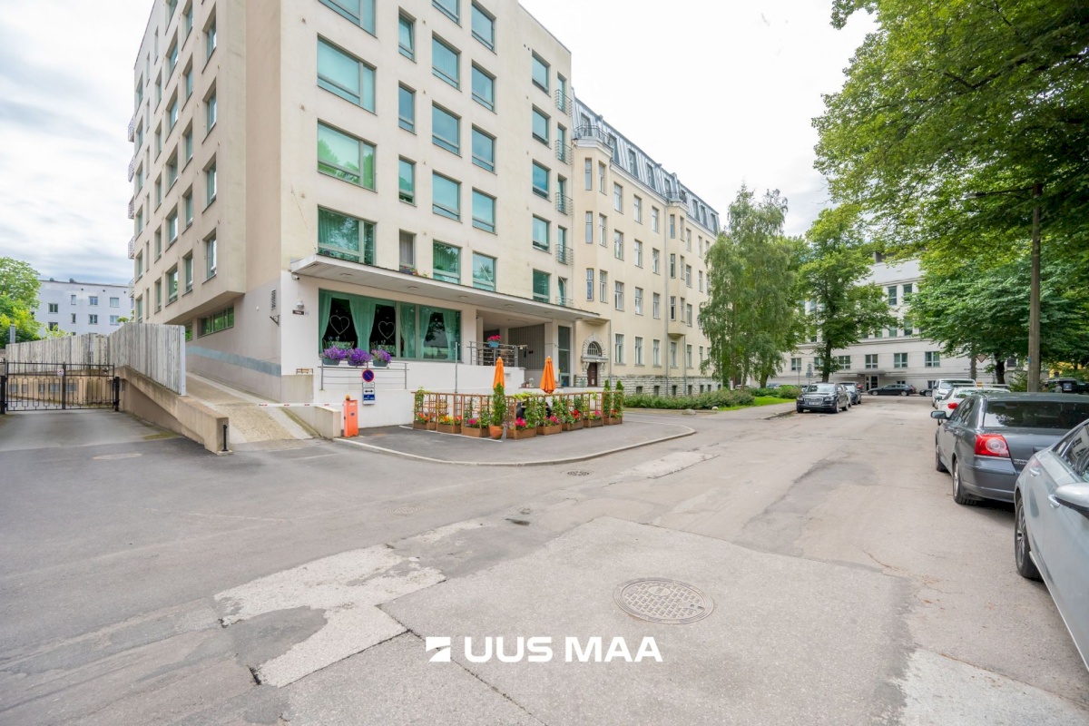 Tallinn, Kesklinna linnaosa, Kadriorg, Tina 21